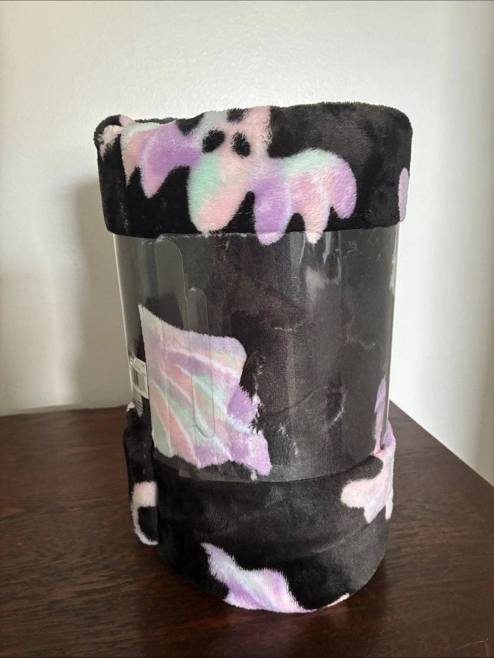 NWT-Black w/ Iridescent Ghosts, Bats, Cats & Dogs- Oversized Throw Blanket 60x72